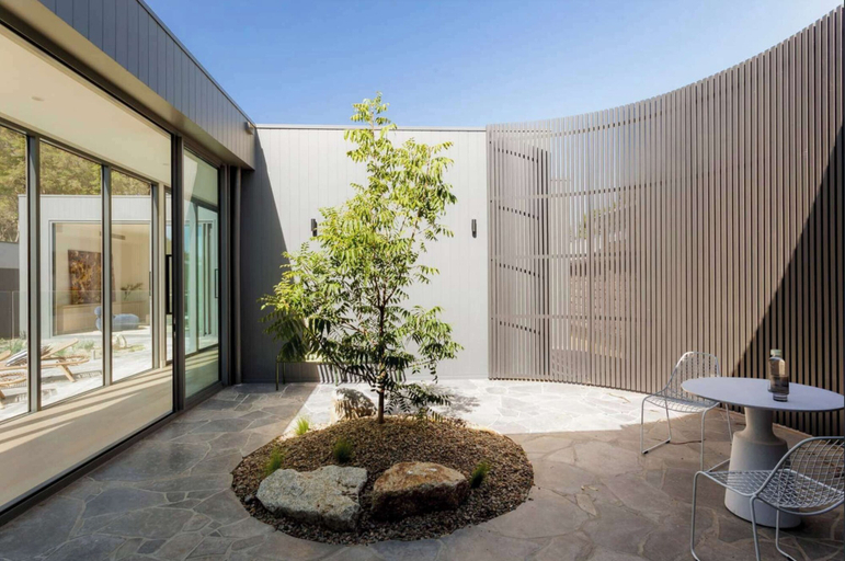 Room 3, Atelier Sorrento Pool Spa Walk To Beach, Melbourne