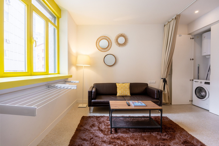 Room 5, Central Flat Next to Gran V a Work or Study, Madrid