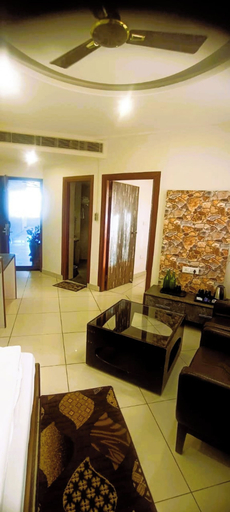 Others 5, Hotel President Chintpurni, Una