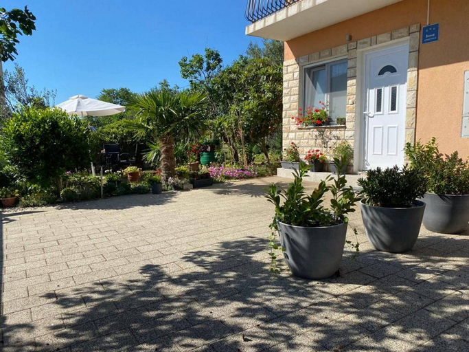 Exterior, Cozy Countryside Apartment in Bristane, Drniš