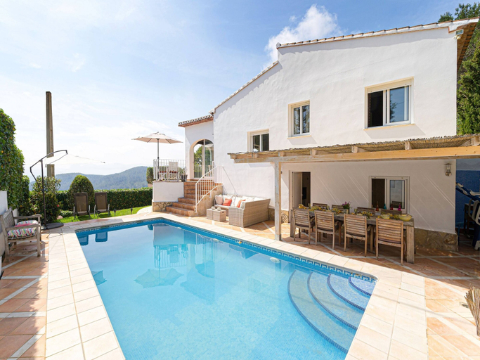 Pool 4, Villa in Oliva Near Platja D'oliva Beach, Valencia
