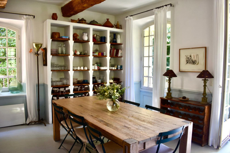 Dining 4, Elegant Bastide Near Aix With Pool, Bouches-du-Rhône