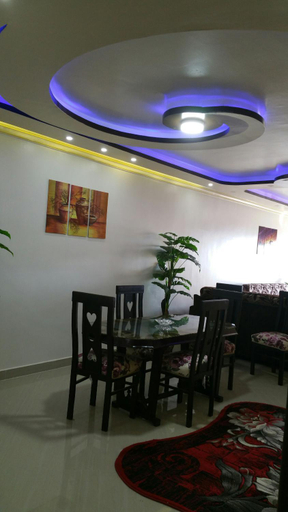Food & Drinks, Stanley Bridge Apartment, Alexandria
