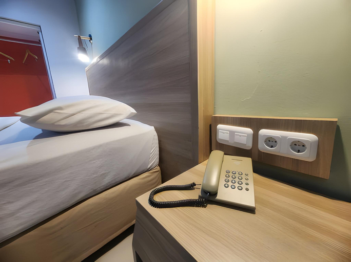 bedroom 13