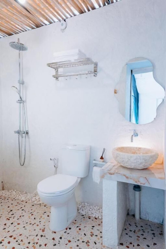 Bathroom 3, Happynest Glamping and Villa Dieng, Wonosobo