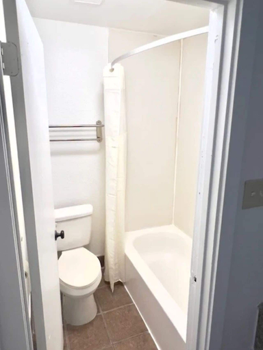 Bathroom 2, Airport Inn, Tulsa