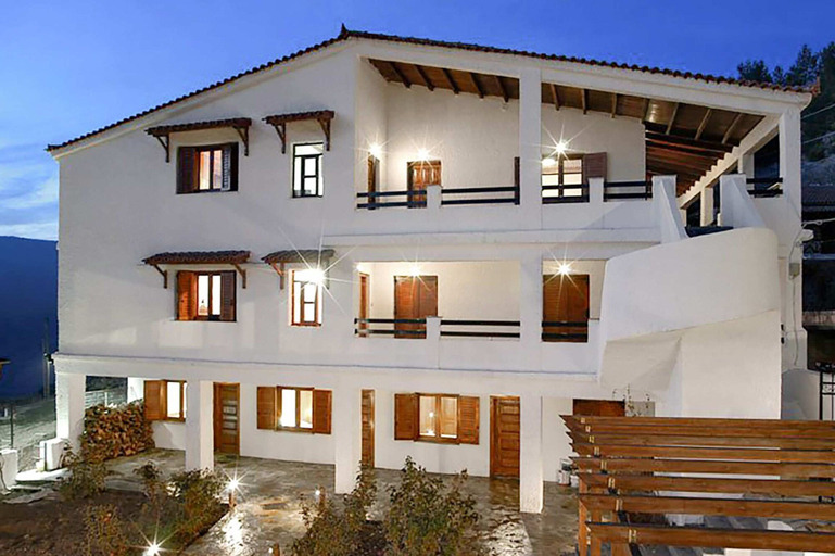 Room 5, Goura Guesthouse Mountain Twin Suite Lake Doxa, Peloponnese