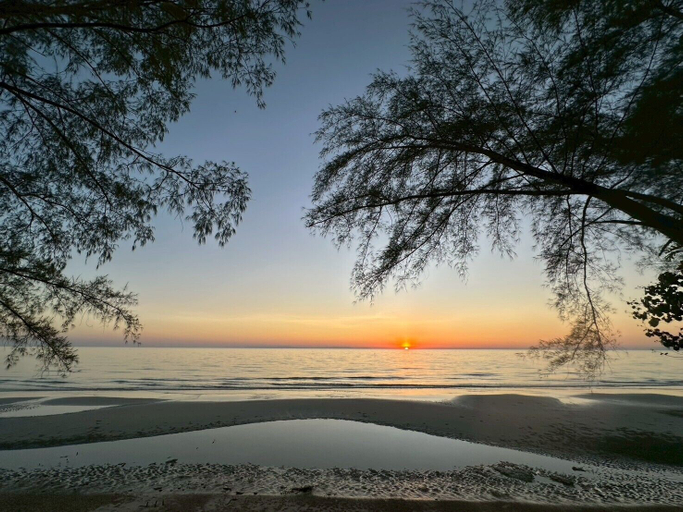 Others 4, Hello Banchuen Beach, Khlong Yai