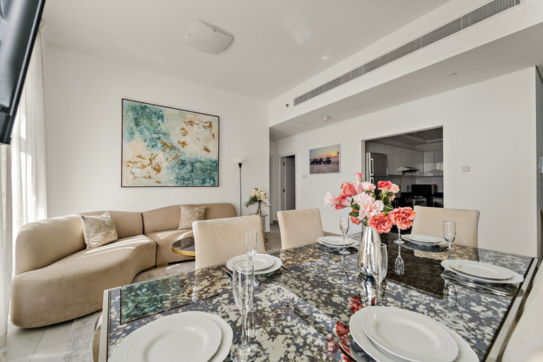 Room 2, Marina Arcade - 702 2BD, Dubai
