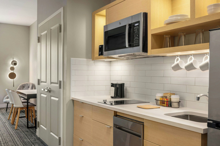 Private kitchen 2, Towneplace Suites by Marriott Forrest City, Saint Francis