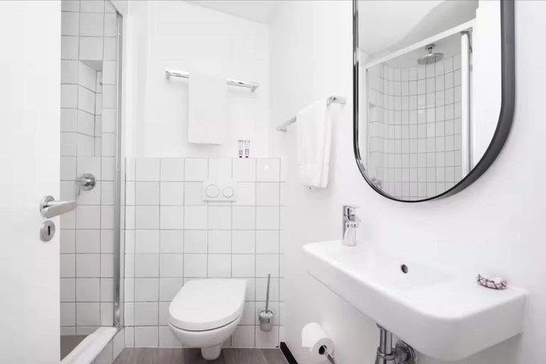 Room 4, The Flamingo One Bed Sea Point Promenade, City of Cape Town