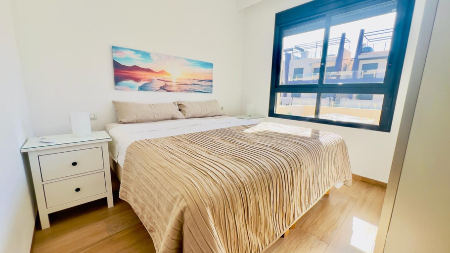Room 4, Apartment in Pilar Close to the Sea, Alicante