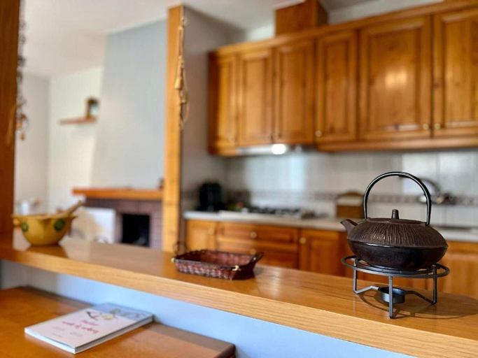 Private kitchen 2, Apartment in Spain With Pool and Scenic Views, Barcelona