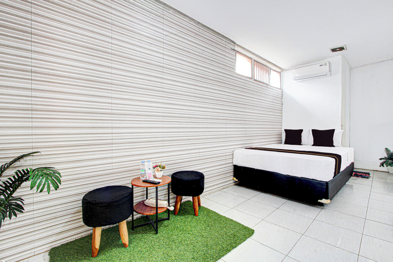 Room 2, OYO 95057 Abe Homestay, Yogyakarta