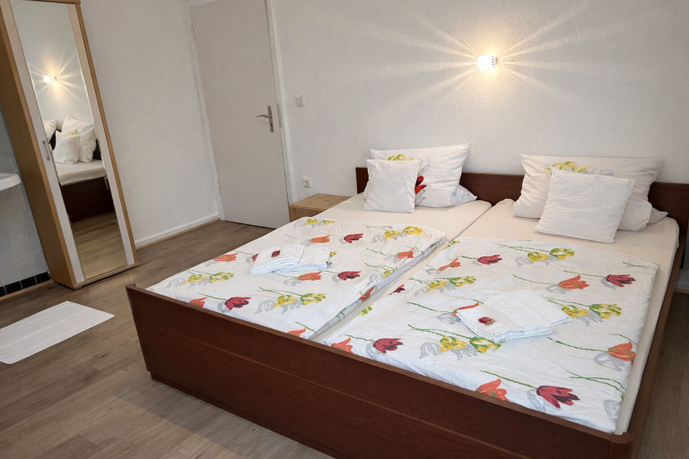 Bedroom 5, Hotel Haus Schwan, Köln