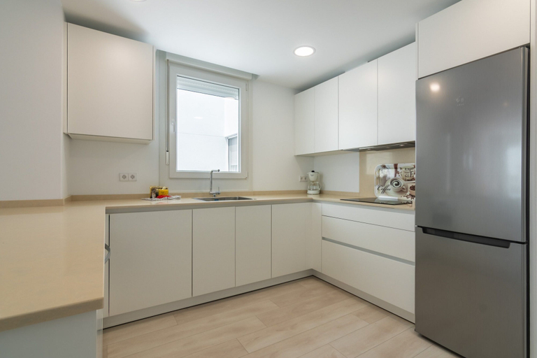 Private kitchen 2, Family Apartment With Balcony, Wifi, Huelva
