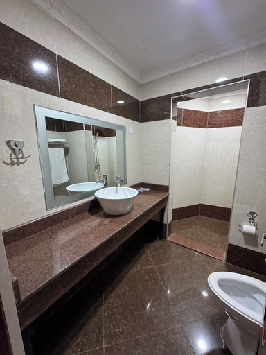 Bathroom 4, Sanso Hotel, Kampala