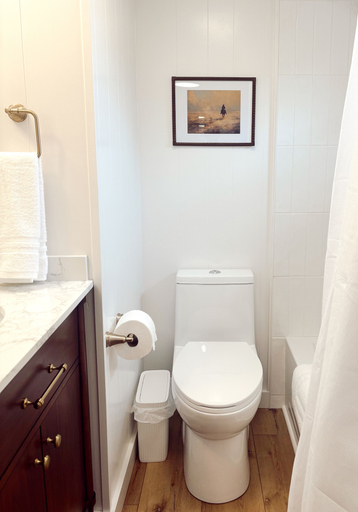 Bathroom 4, Motel Miles, Custer