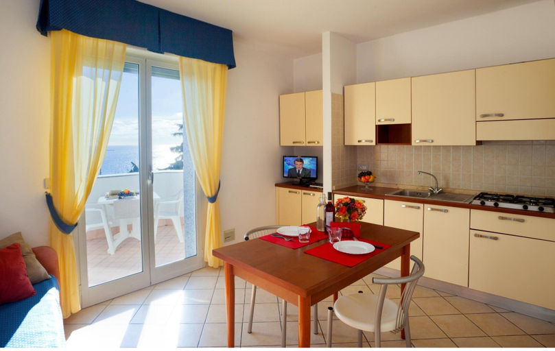 Others 5, Classic Appartement in Pietra Ligure, Savona