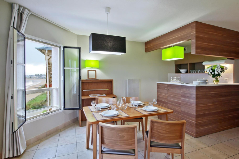 Living room 5, Residence Reine Marine, St Malo, Apt. for 4 Pers, Ille-et-Vilaine