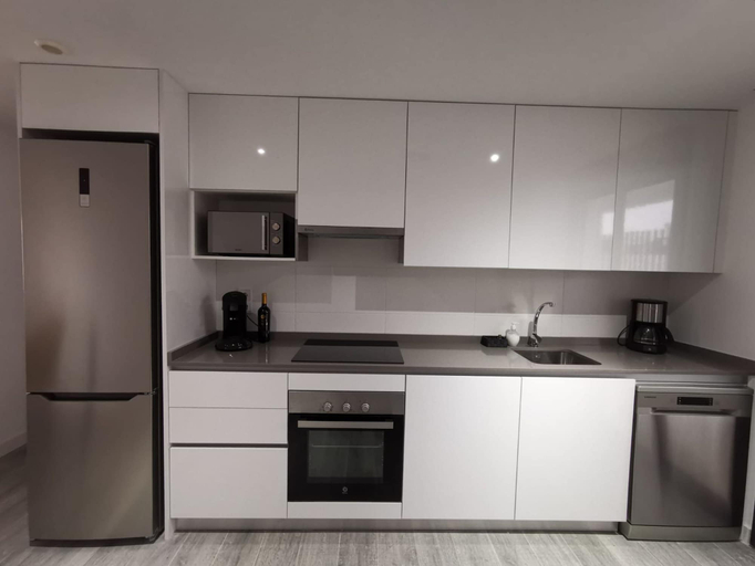 Room 5, La Petite For t Seaview Flat in Marbella, Alicante