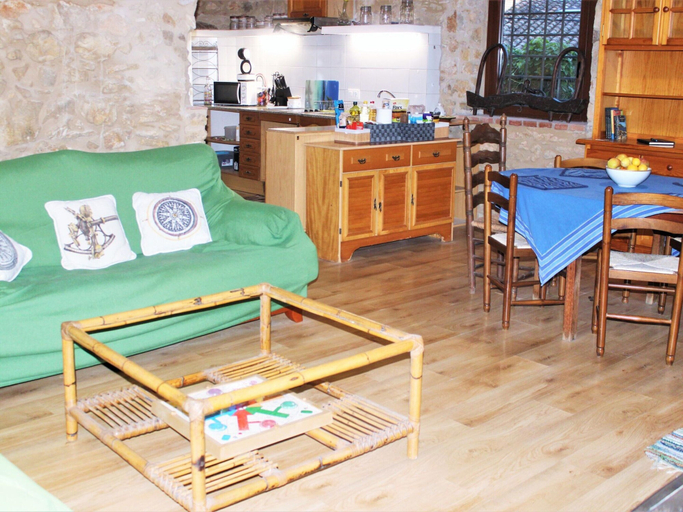 Dining 5, Holiday Home in Catalonia Near Cala Pedrosa Beach, Girona