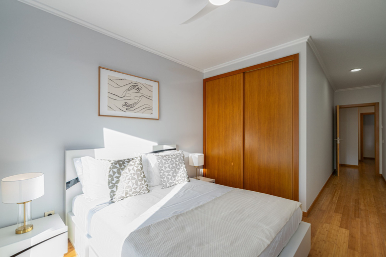 Room 5, Anchored in Carmo by Homie, Câmara de Lobos
