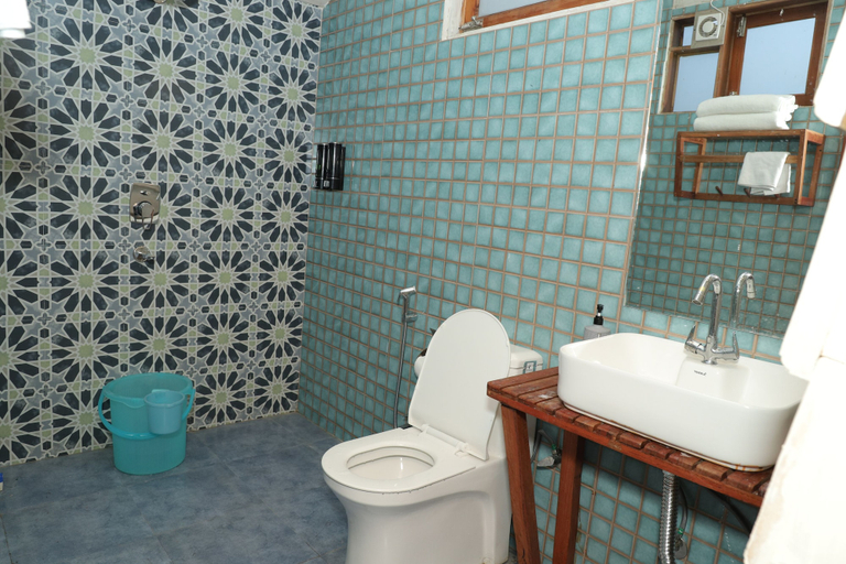 Bathroom, Hotel YAN Residency Bhimtal - Nainital, Nainital