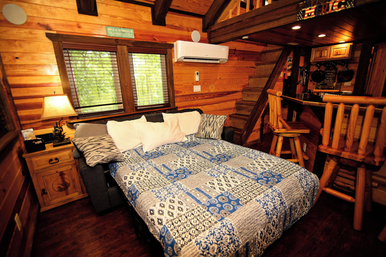 Bedroom, Codex Cabin, Pike