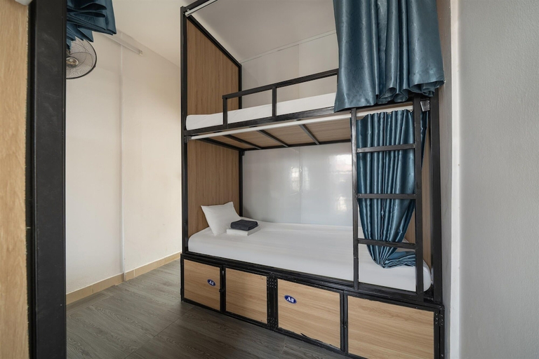 Guestroom 4, 88 Hàng Đào Hostel, Hoàn Kiếm