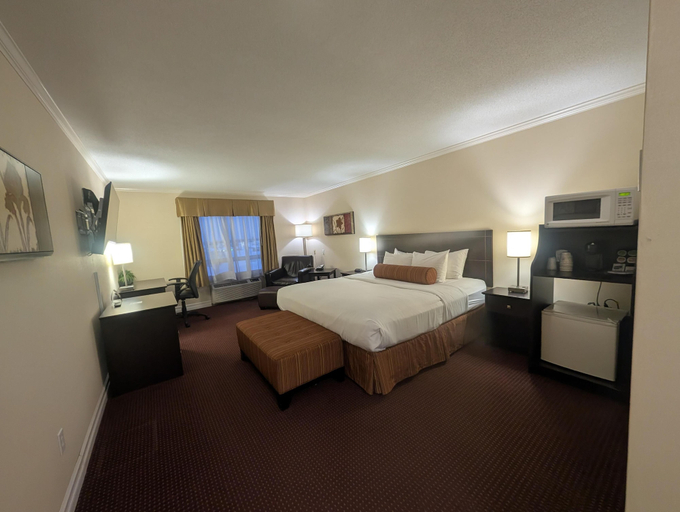 Bedroom 4, Best Western Swan Castle Inn, Cochrane