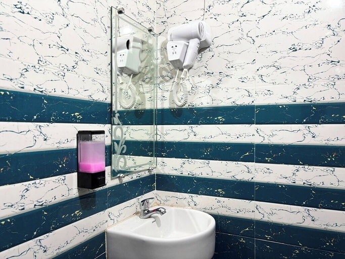 Bathroom 5, Hotel Shree Radha Rani Palace, Faizabad