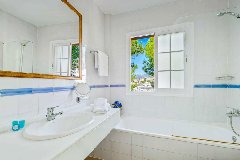 Bathroom, Villa Clarence, Málaga