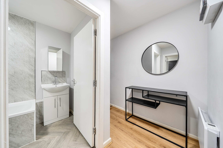 Room 4, Host Stay Apartment 7 Stanley Street, Sefton