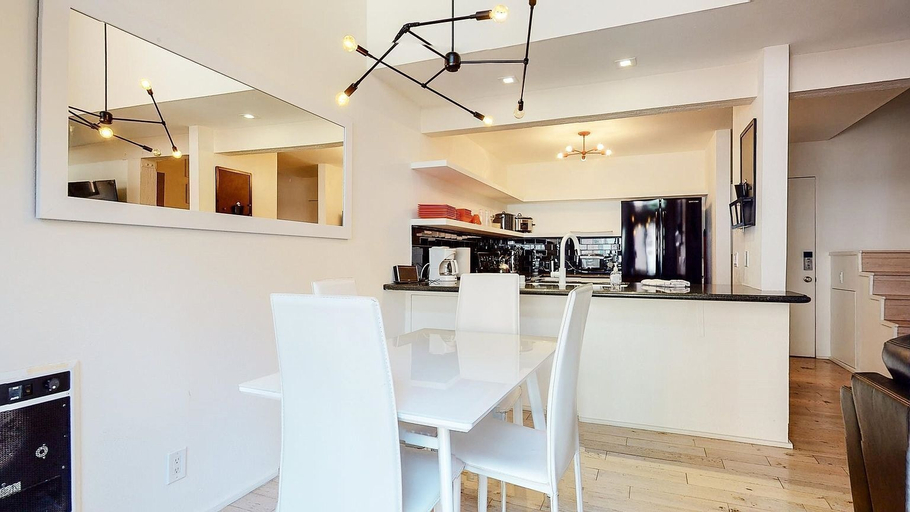 Primary image, Walk to Canyon Lodge! Ski Back! Modern Space, Mono