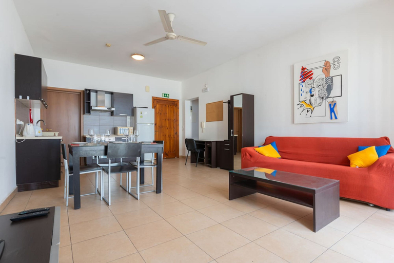 Room 4, The King at Roulette Modern Apartment Paceville, St Julian's