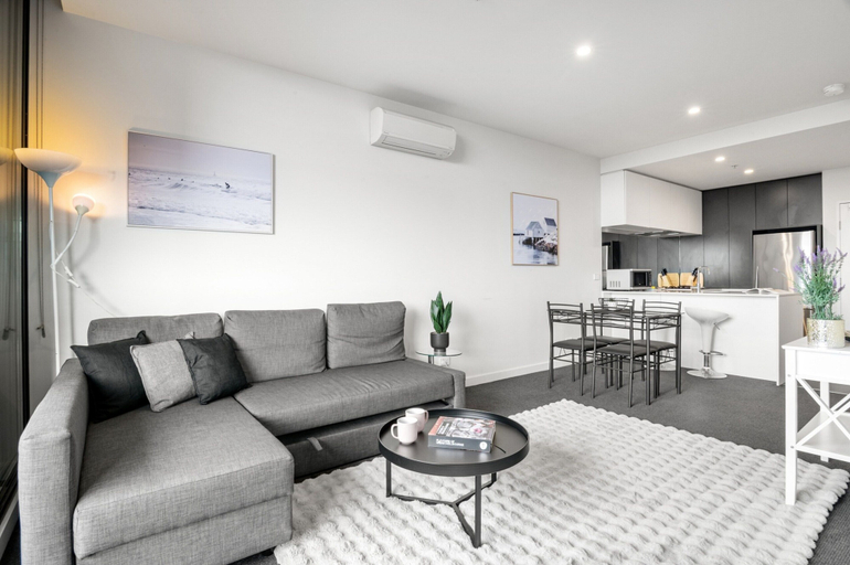 Living room 3, Bright 1-bed Apartment Near Beach and Cafes, Melbourne