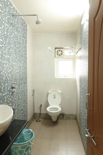 Bathroom 4, Baga Grande, North Goa