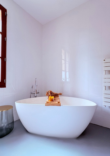 Bathroom 5, Domaine Gao, Bouches-du-Rhône