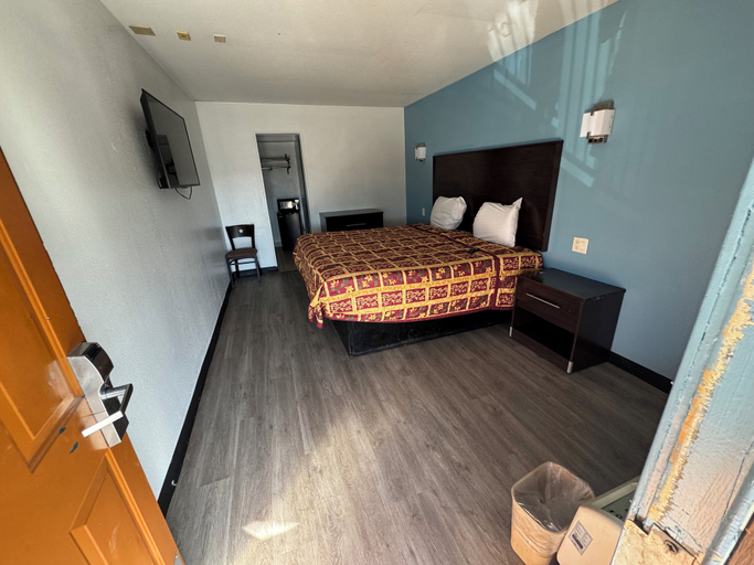 Bedroom 3, spanish trails inn, Dallas