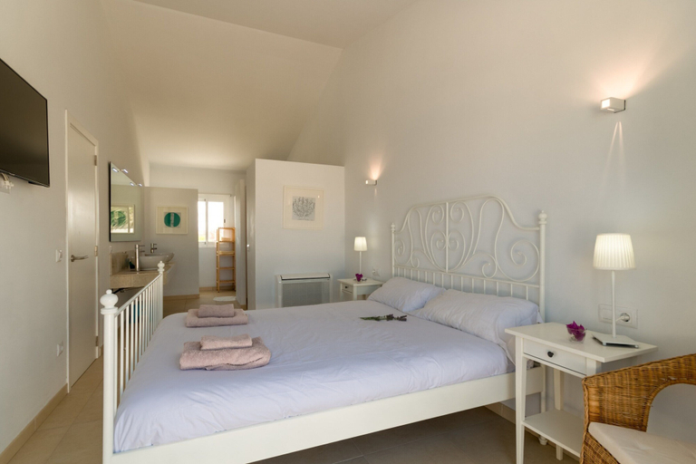 Room 4, Beachside Villa in Barcares, Baleares