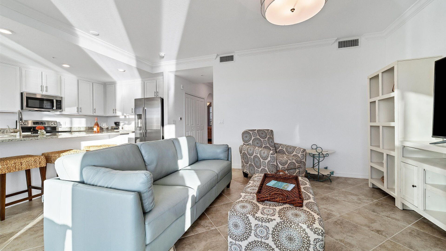 Interior 2, Hlb14041-613, Charlotte
