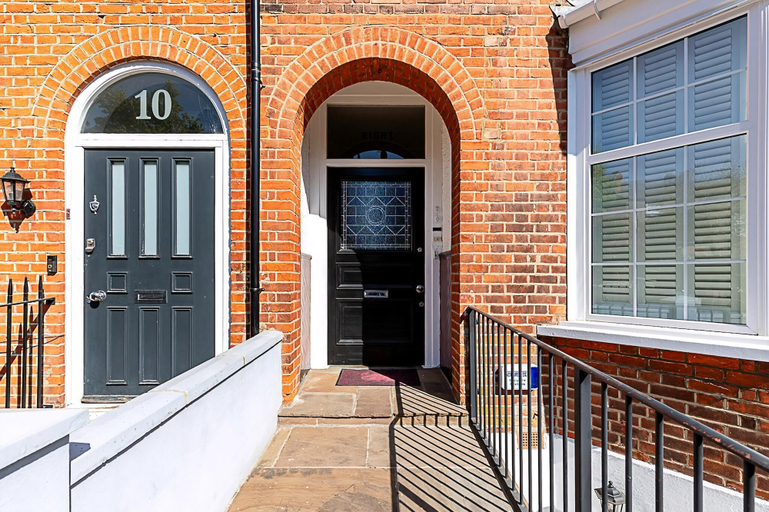 Exterior & Views 2, Chic Garden Flat in Leafy Ealing, London