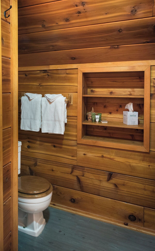 Bathroom 3, Wapiti, Mariposa