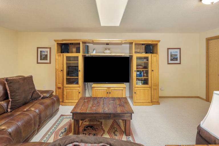 Interior 2, Charming Hot Tub Home Near Sharc, Deschutes