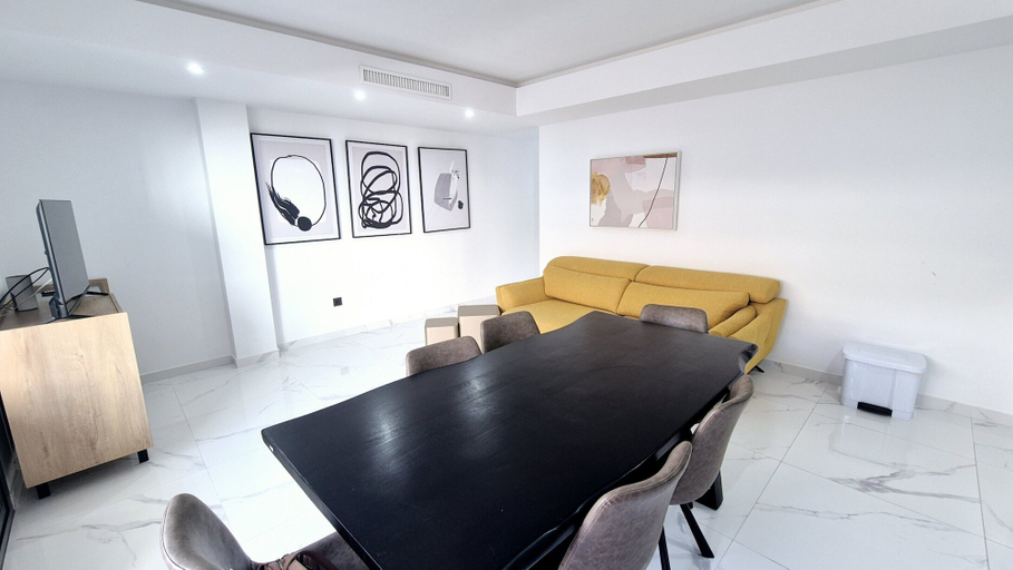 Private kitchen, Apartment in Torrevieja for 6 Guests, Alicante