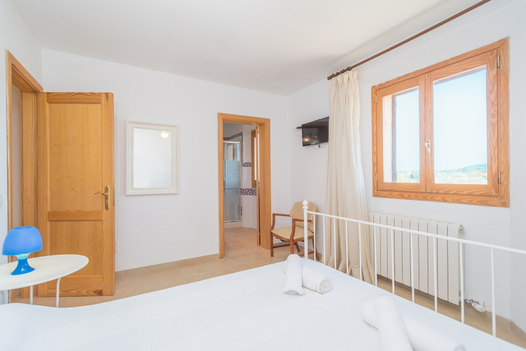 Room 2, Son Pujol - Villa With Private Pool In Montuiri, Baleares