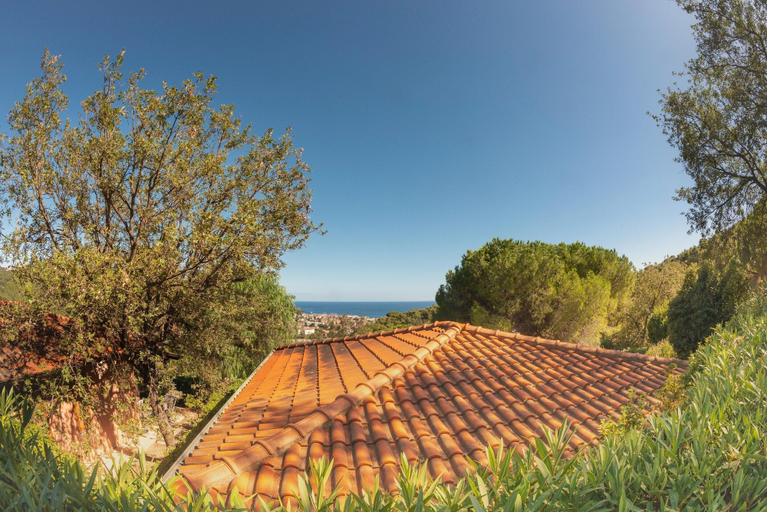 View from property 4, Appartements mit Veranda, Andora, Savona