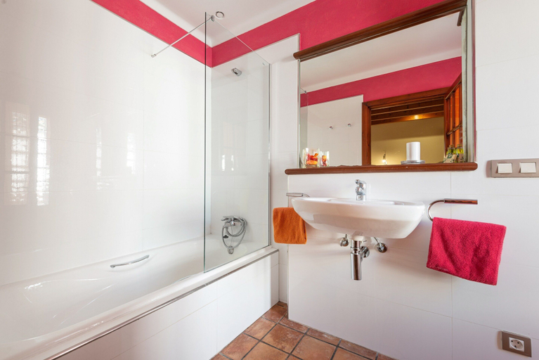 Bathroom 2, Cal Llenyater - Villa With Private Pool. Free Wifi, Baleares