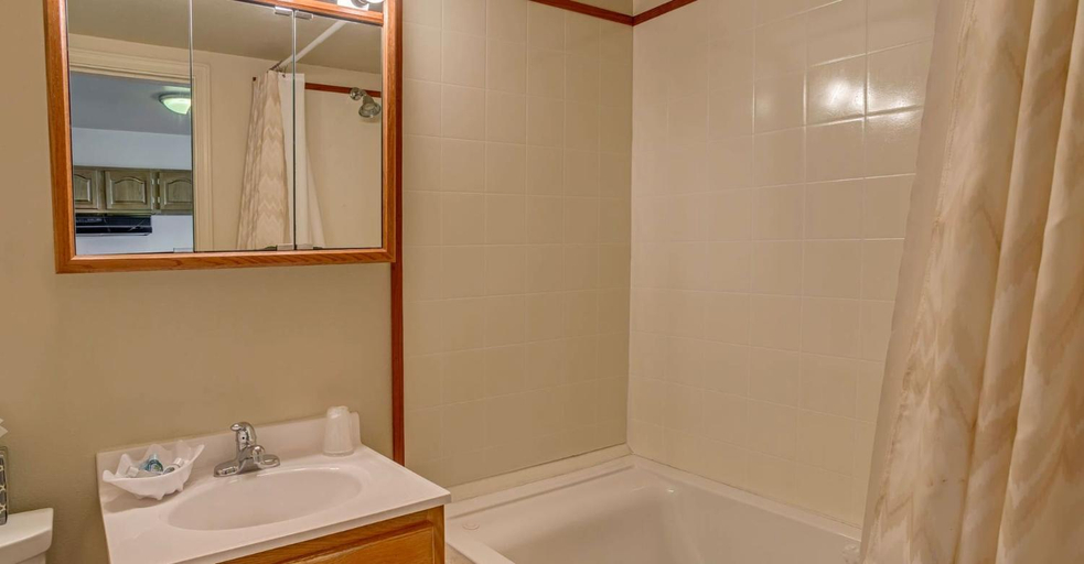 Bathroom 3, Inn Of The Lost Coast, Humboldt